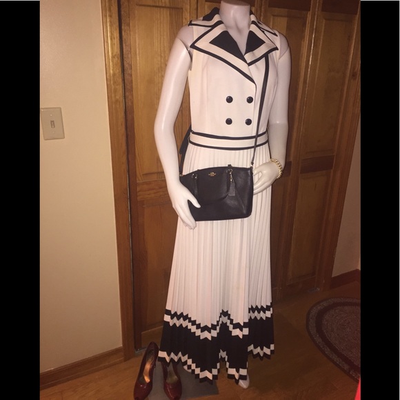 BNWT BLACK COACH PURSE, CROSSBODY PERFECT NO FLAWS - Picture 2 of 8